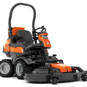 Husqvarna P 524XR EFI åkgräsklippare i orange och svart med frontmonterat klippaggregat och ROPS-säkerhetsbåge
